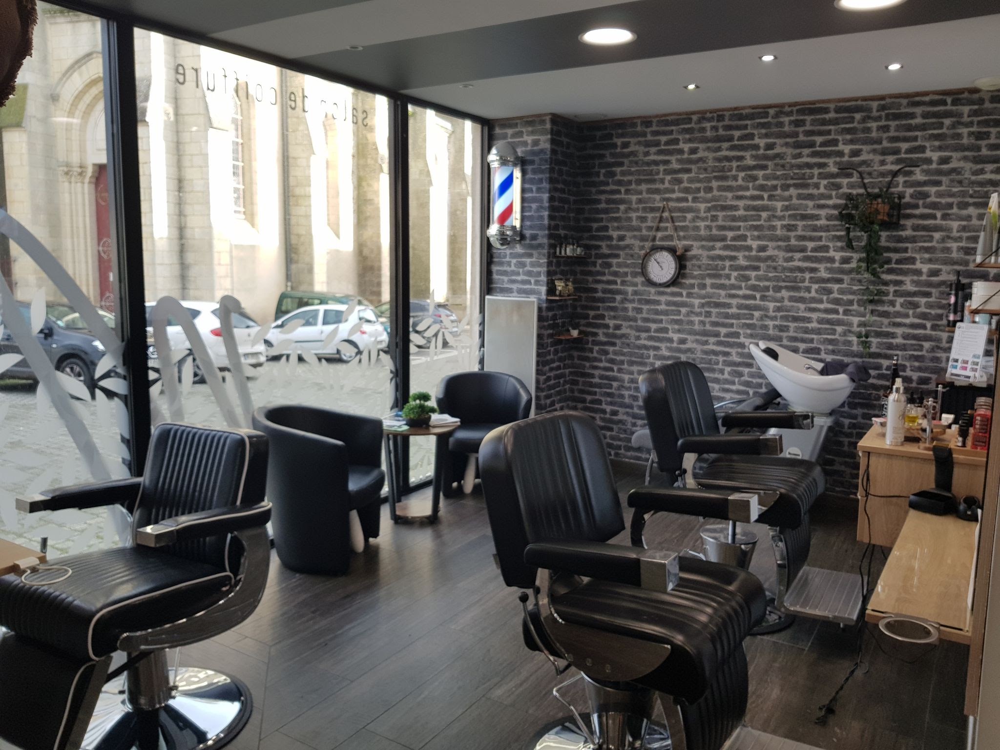 Fauteuils du corner Barbier